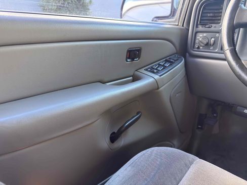 Used 2005 Chevrolet Tahoe LS w/ Preferred Equipment Group image 29