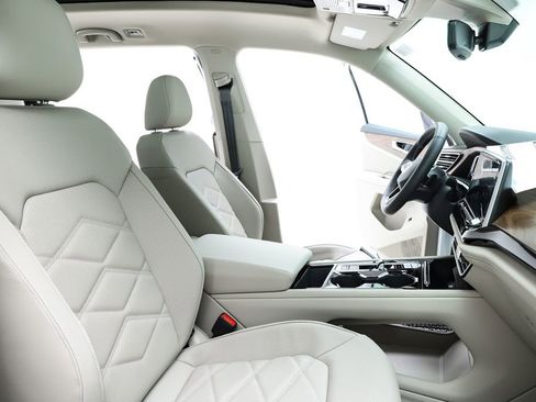 New 2026 Volkswagen Atlas SE image 36