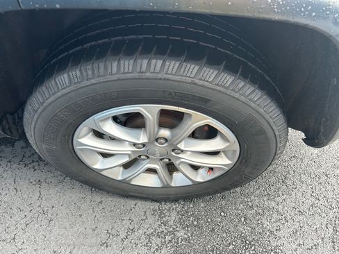 Used 2021 Jeep Grand Cherokee Laredo image 34