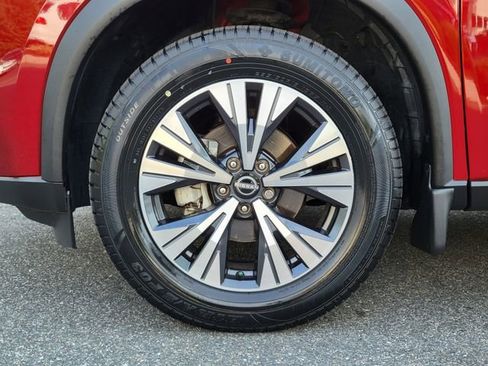 Used 2023 Nissan Rogue SV FWD image 12