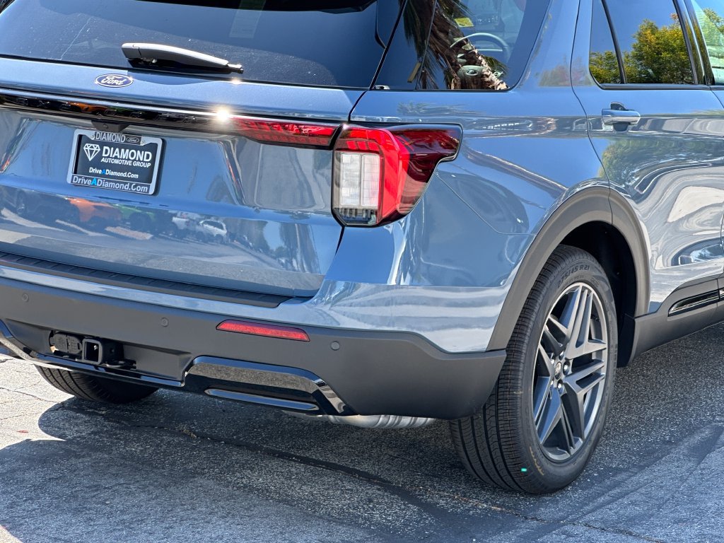 New 2027 Ford Explorer ST-Line w/ Premium Package RWD image 8