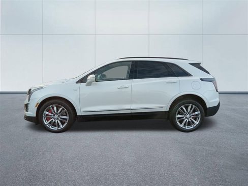 Used 2025 Cadillac XT5 Sportv w/ LPO, Red Accent Package image 2
