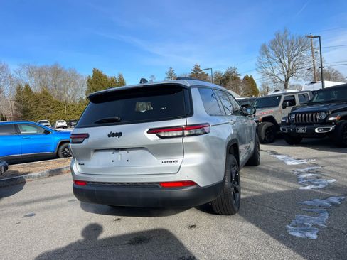 New 2025 Jeep Grand Cherokee L Limited w/ Black Appearance Package image 6