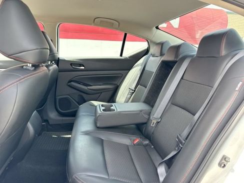 Used 2024 Nissan Altima 2.5 SR FWD image 21
