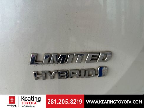 Used 2018 Toyota RAV4 Limited w/ Advanced Technology Package AWD/4WD image 10