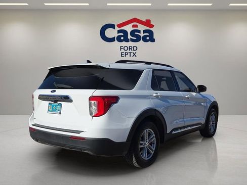 Used 2021 Ford Explorer XLT image 3