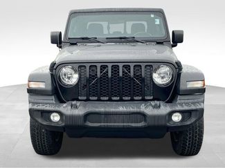 Used 2020 Jeep Gladiator Sport w/ Quick Order Package 24S video 2
