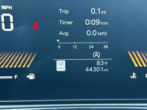 Used 2024 Kia Sorento S image 31