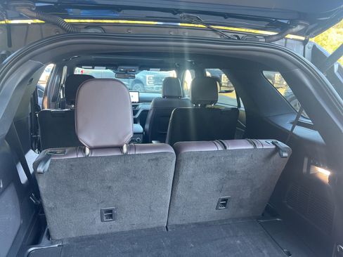 Used 2025 Ford Explorer Platinum w/ LUX Leather Package image 13