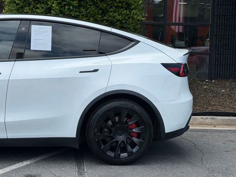 Used 2021 Tesla Model Y Long Range AWD/4WD image 11