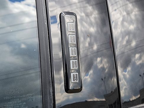 Used 2024 Ford F250 XLT w/ FX4 Off-Road Package image 8