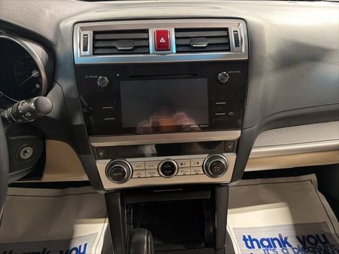 Used 2017 Subaru Outback 2.5i Premium image 19