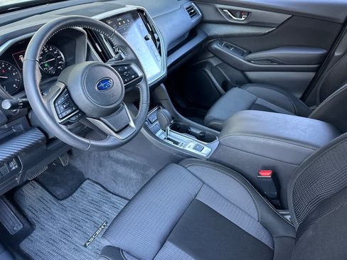 Used 2025 Subaru Ascent Premium w/ Premium Package image 9
