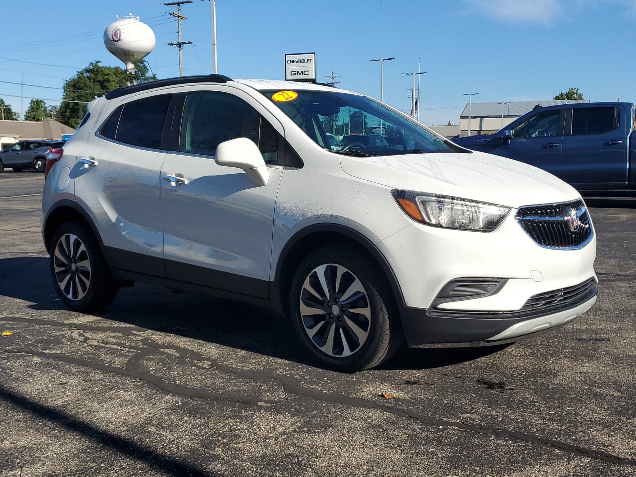 Used 2022 Buick Encore Preferred w/ Safety Package FWD image 3