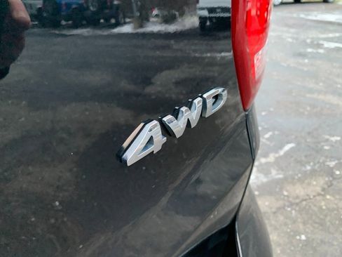 Used 2018 Ford Explorer XLT image 5