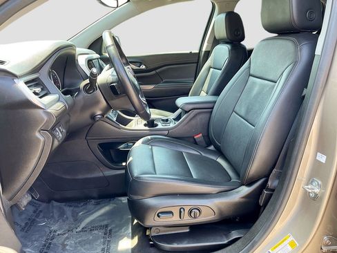 Used 2022 GMC Acadia SLT w/ Preferred Package image 22