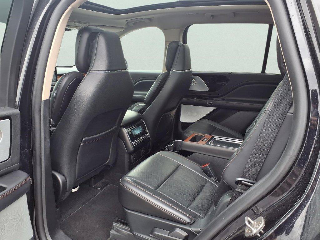 Used 2020 Lincoln Aviator Reserve w/ Equipment Group 202A AWD/4WD image 24