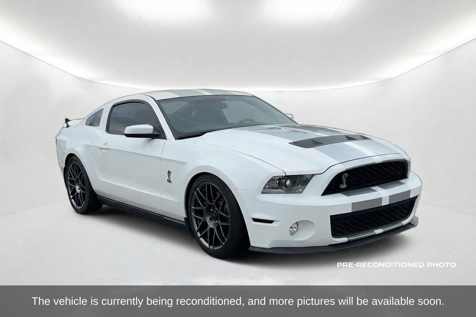 Used 2012 Ford Mustang Shelby GT500 w/ SVT Performance Pkg RWD image 3