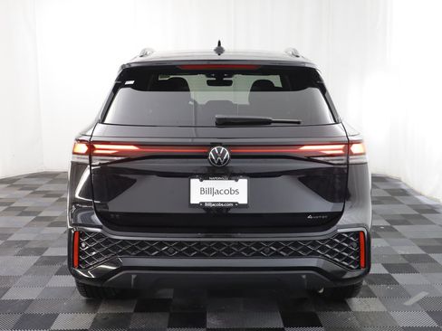 New 2026 Volkswagen Tiguan SE R-Line image 17