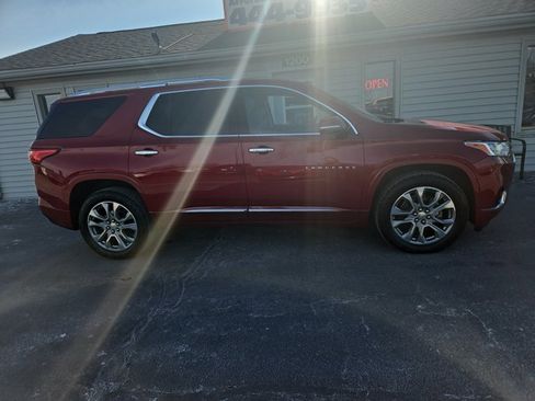 Used 2019 Chevrolet Traverse Premier image 2