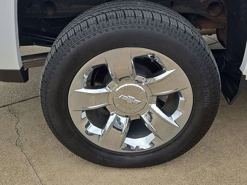 Used 2017 Chevrolet Silverado 1500 LTZ Z71 w/ LTZ Plus Package image 7