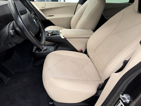 Certified 2024 BMW iX xDrive50 w/ Sport Package AWD/4WD image 5