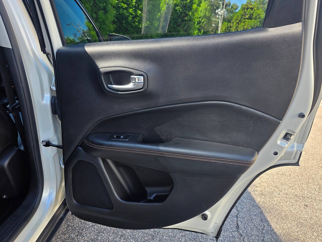 Used 2018 Jeep Compass Limited w/ Navigation Group AWD/4WD image 33