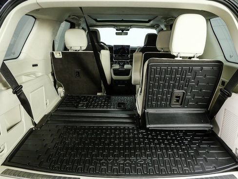 Used 2023 Lincoln Navigator Black Label image 34