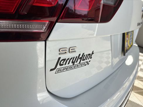 Used 2023 Volkswagen Tiguan SE R-Line image 40