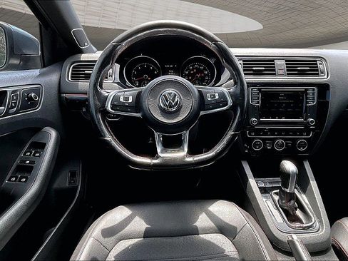 Used 2017 Volkswagen Jetta GLI FWD image 4