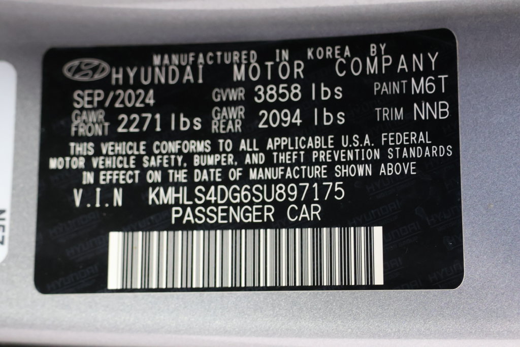 Used 2025 Hyundai Elantra SEL FWD image 30