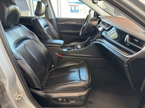 Used 2024 Jeep Grand Cherokee Limited 4xe image 12