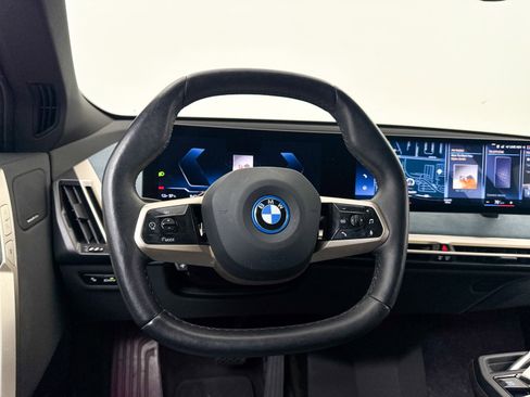 Used 2022 BMW iX xDrive50 w/ Premium Package image 4
