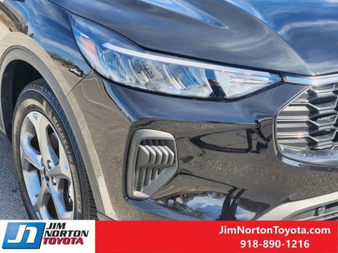 Used 2025 Ford Escape ST-Line image 9