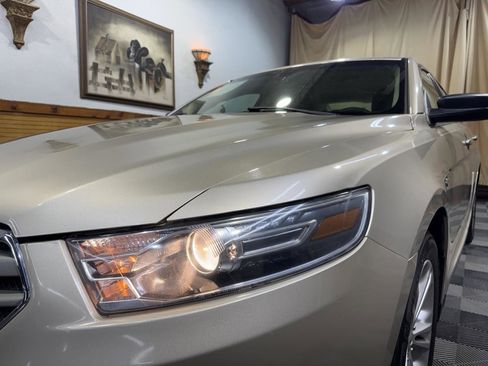 Used 2018 Ford Taurus SE image 7