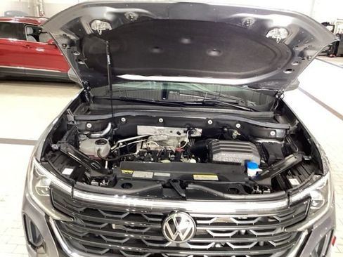 Used 2024 Volkswagen Atlas Cross Sport SE w/ Adventure Package image 16