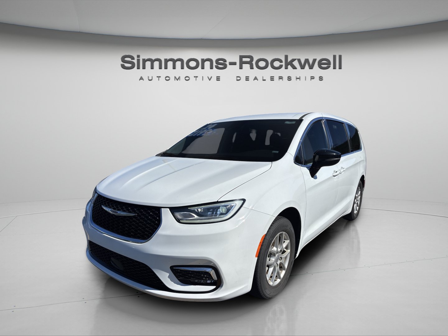 Used 2024 Chrysler Pacifica Touring-L FWD image 7