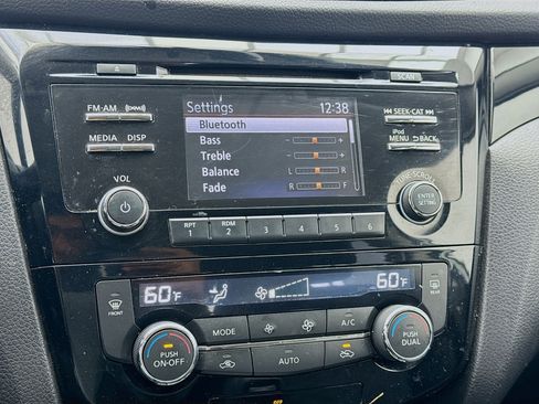 Used 2017 Nissan Rogue Sport SV image 9