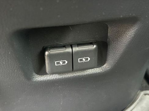 Certified 2025 Toyota RAV4 XLE w/ Convenience Package FWD image 22