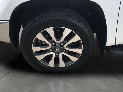 Used 2018 Toyota Tundra Limited w/ Limited Premium Package AWD/4WD image 3