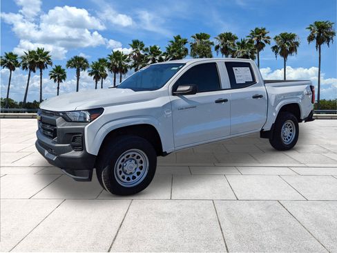 Used 2025 Chevrolet Colorado W/T image 4