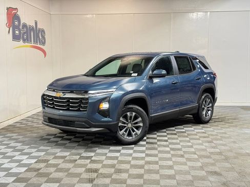 New 2026 Chevrolet Equinox LT w/ Convenience Package II AWD/4WD image 2