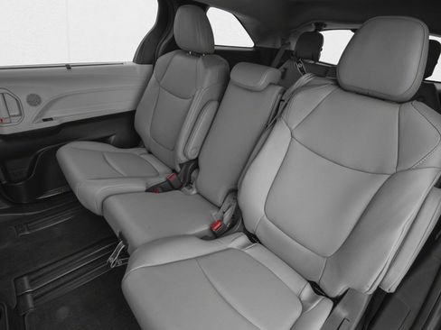 New 2026 Toyota Sienna XLE AWD/4WD image 9