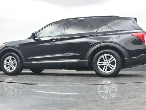 Used 2020 Ford Explorer XLT w/ Class III Trailer Tow Package image 30