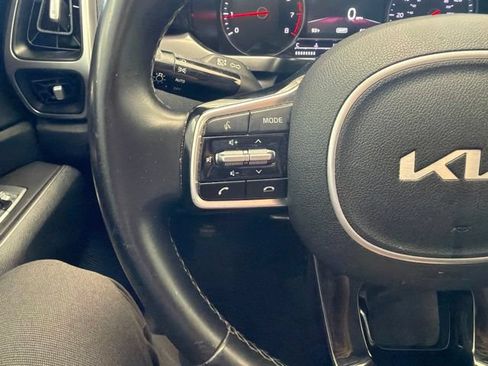 Used 2022 Kia Sorento S w/ Panoramic Sunroof Package FWD image 17