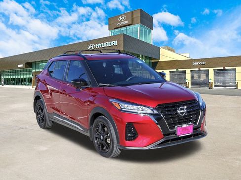 Used 2024 Nissan Kicks SR w/ Interior Electronics Package image 3