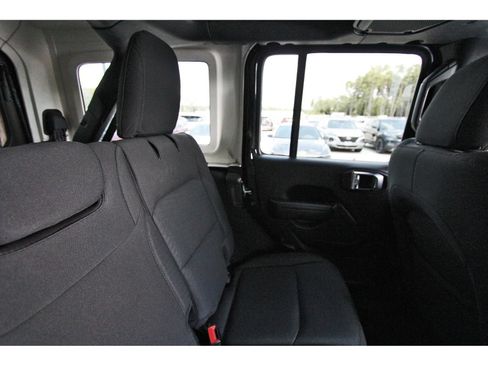 Used 2022 Jeep Wrangler Unlimited Sport AWD/4WD image 14