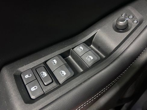 Used 2024 Jeep Grand Cherokee Altitude AWD/4WD image 5