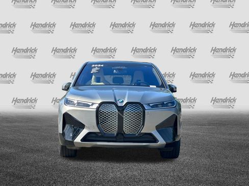 Used 2024 BMW iX xDrive50 w/ Sport Package AWD/4WD image 10