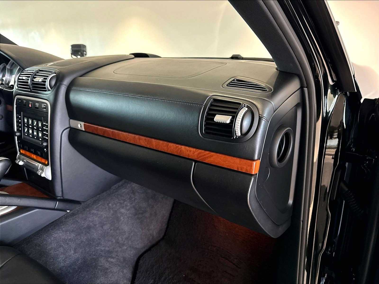Used 2008 Porsche Cayenne S AWD/4WD image 24